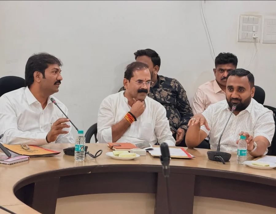 Ward review meeting in progress