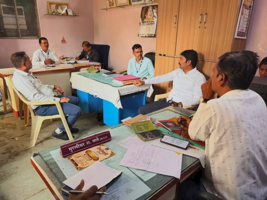Discussion with staff at the ward office